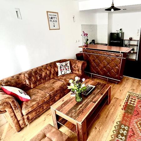 Wood Story - Modern 1Br Apt Near City Center With Parking 부쿠레슈티 외부 사진