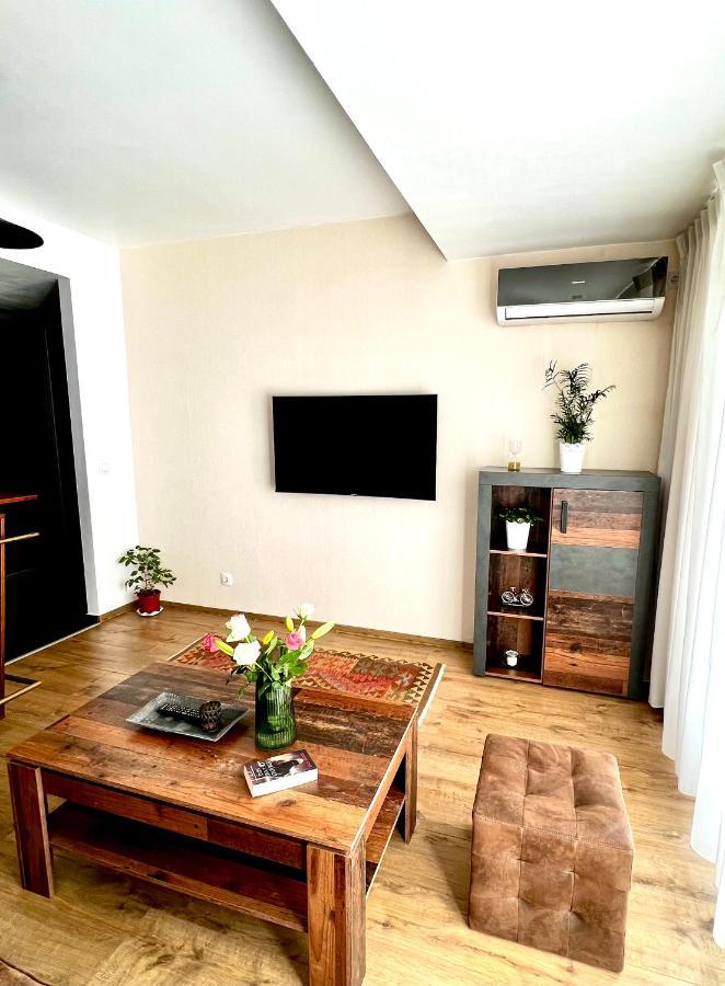 Wood Story - Modern 1Br Apt Near City Center With Parking 부쿠레슈티 외부 사진