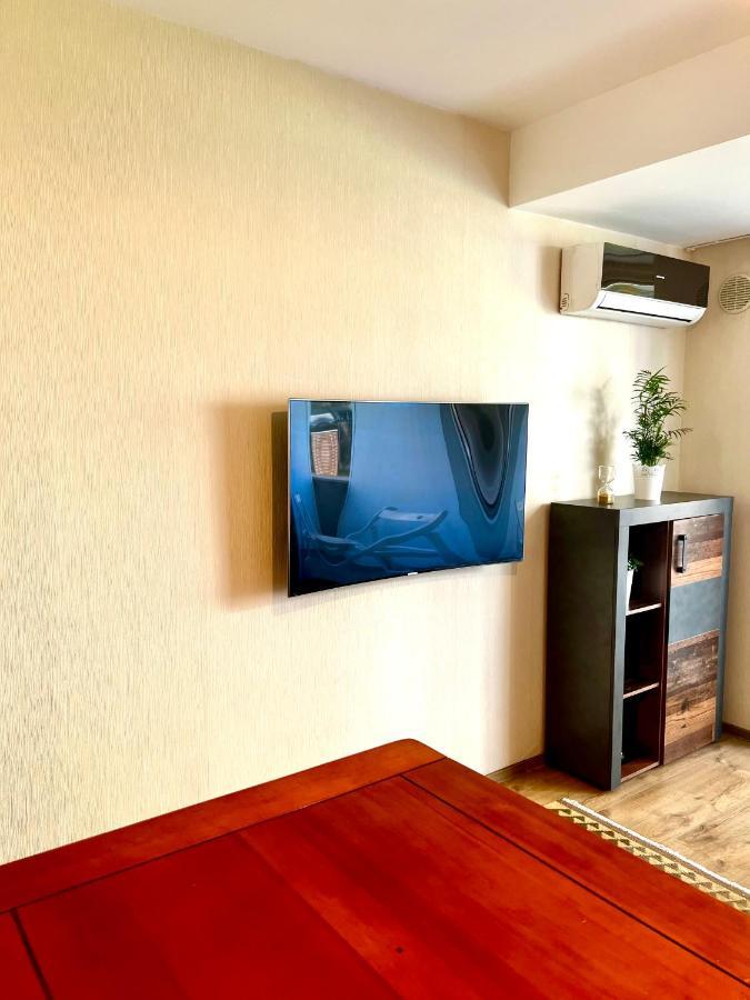 Wood Story - Modern 1Br Apt Near City Center With Parking 부쿠레슈티 외부 사진