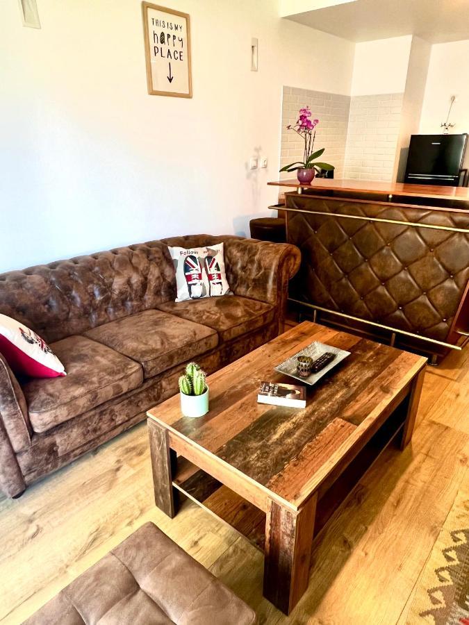 Wood Story - Modern 1Br Apt Near City Center With Parking 부쿠레슈티 외부 사진