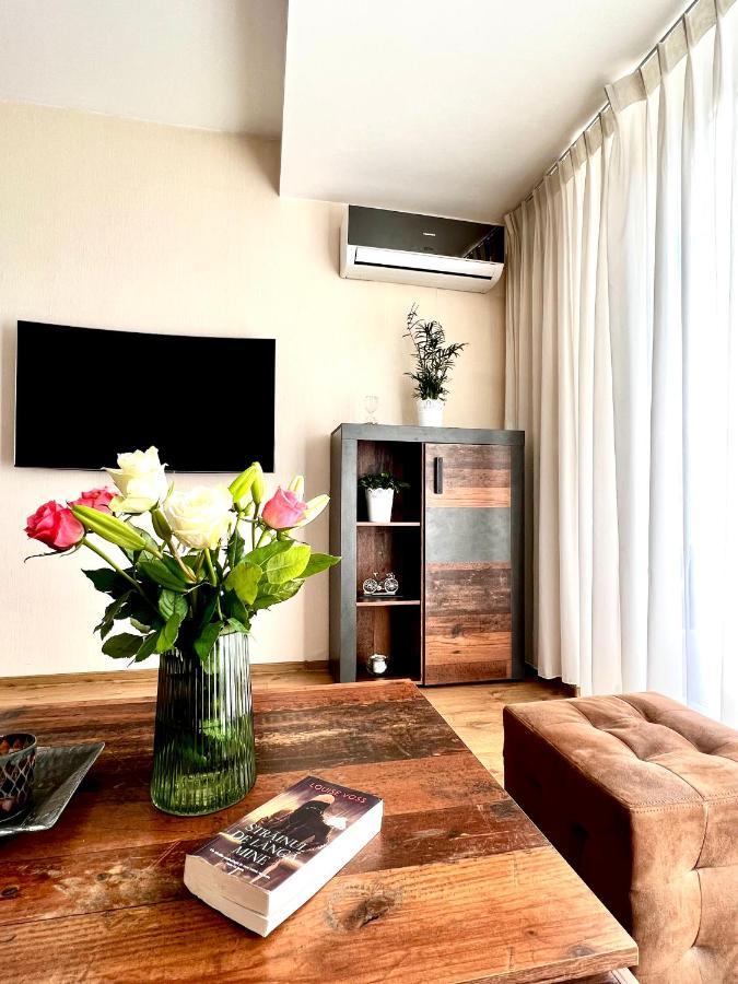 Wood Story - Modern 1Br Apt Near City Center With Parking 부쿠레슈티 외부 사진